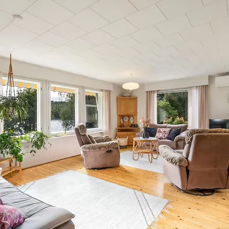 Charming 3Br Home With River Views & Sauna Daire *