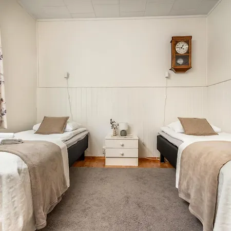 Charming 3br - River Views & Private Sauna