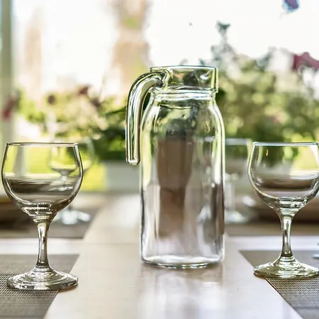 Charming 3br - River Views & Private Sauna ロヴァニエミ