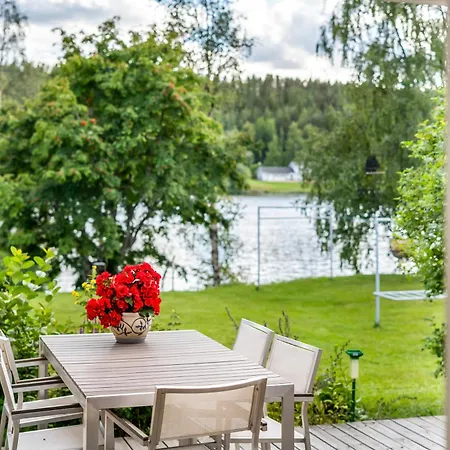 Charming 3br With River Views & Sauna * Ροβανιέμι
