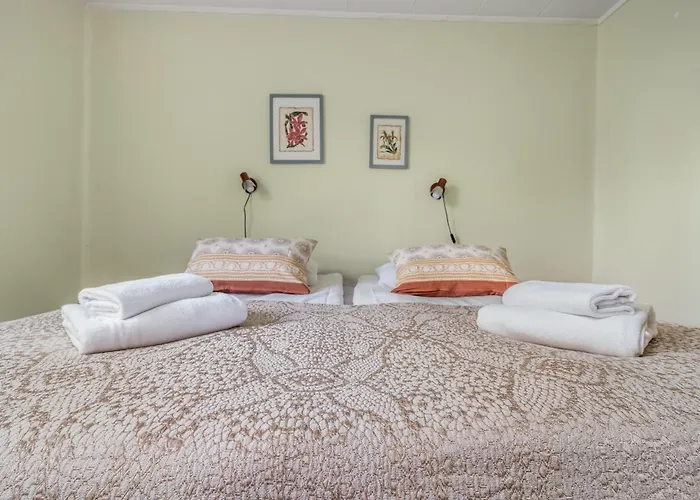 Charming 3Br Home With River Views & Sauna דירה רובניימי