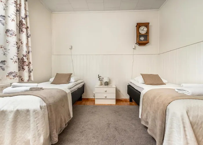 Charming 3Br Home With River Views & Sauna