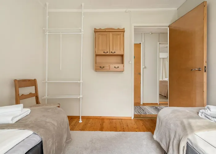 Charming 3Br Home With River Views & Sauna Daire *