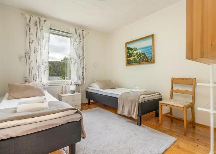 דירה Charming 3Br Home With River Views & Sauna רובניימי