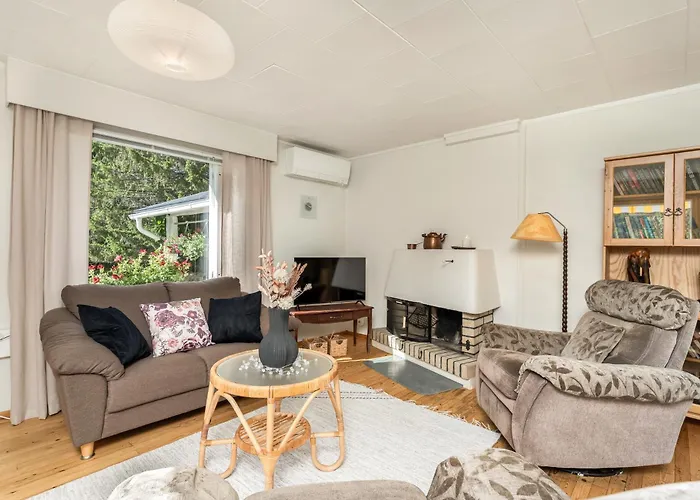 Charming 3Br Home With River Views & Sauna Daire *