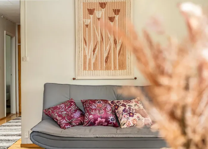 Charming 3Br Home With River Views & Sauna Rovaniemi