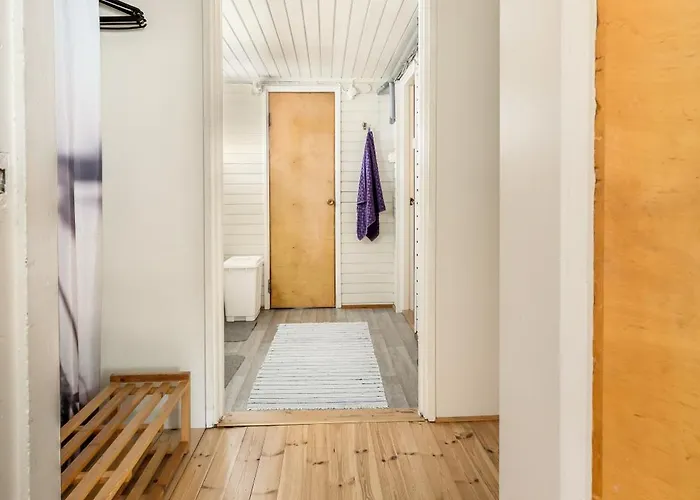 Charming 3Br Home With River Views & Sauna דירה