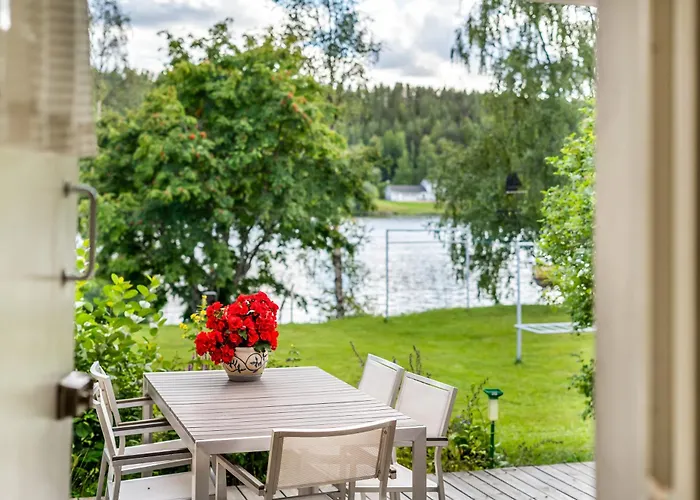 Charming 3Br Home With River Views & Sauna * רובניימי